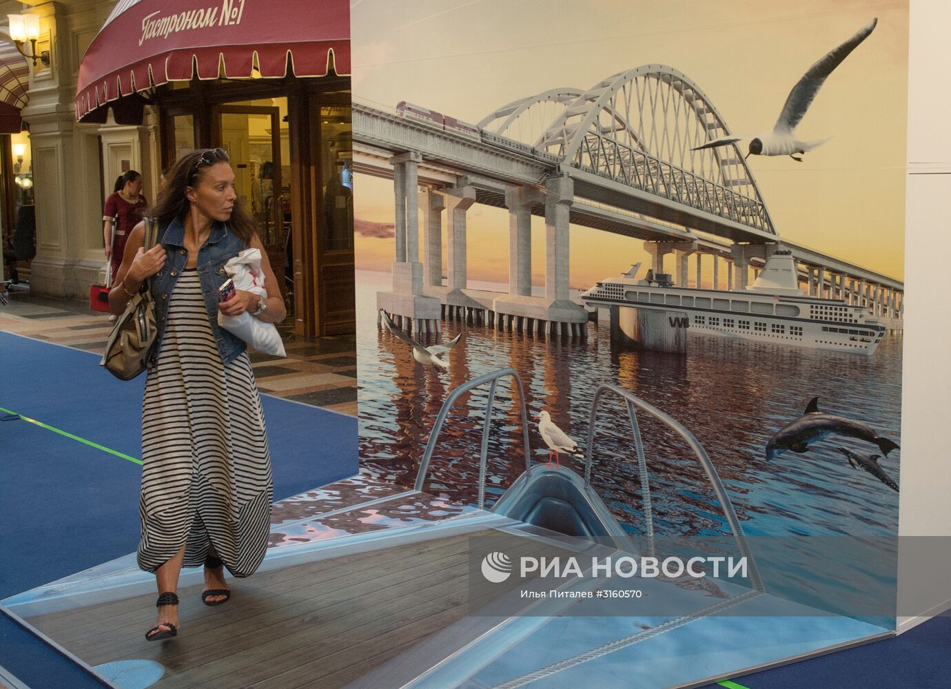 Выставка, посвященная строящемуся мосту через Керченский пролив, открылась в ГУМе