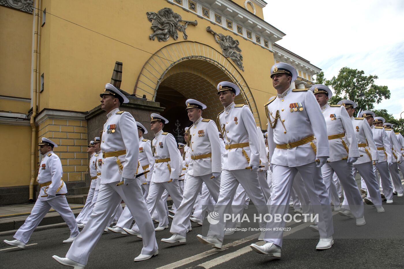 Генеральная репетиция военно-морского парада ко дню ВМФ в Санкт-Петербурге
