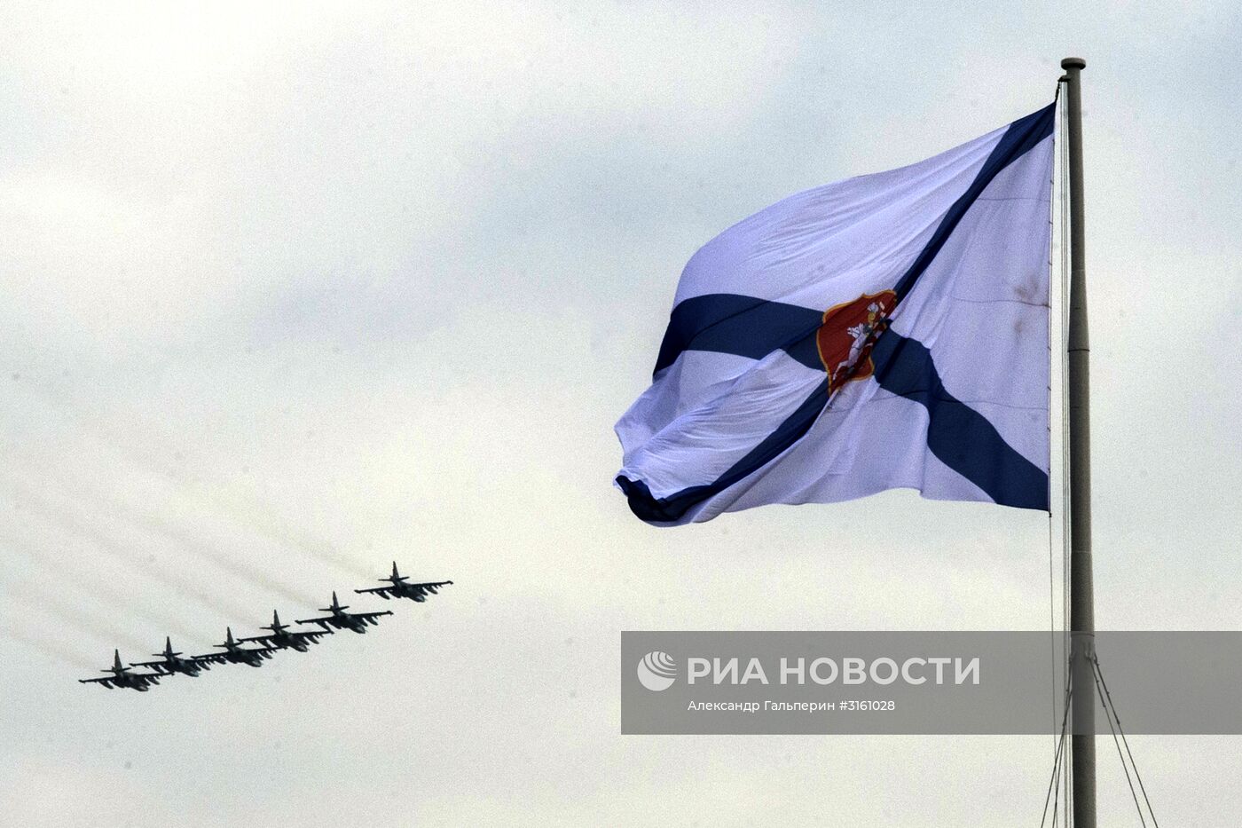 Генеральная репетиция военно-морского парада ко дню ВМФ в Санкт-Петербурге