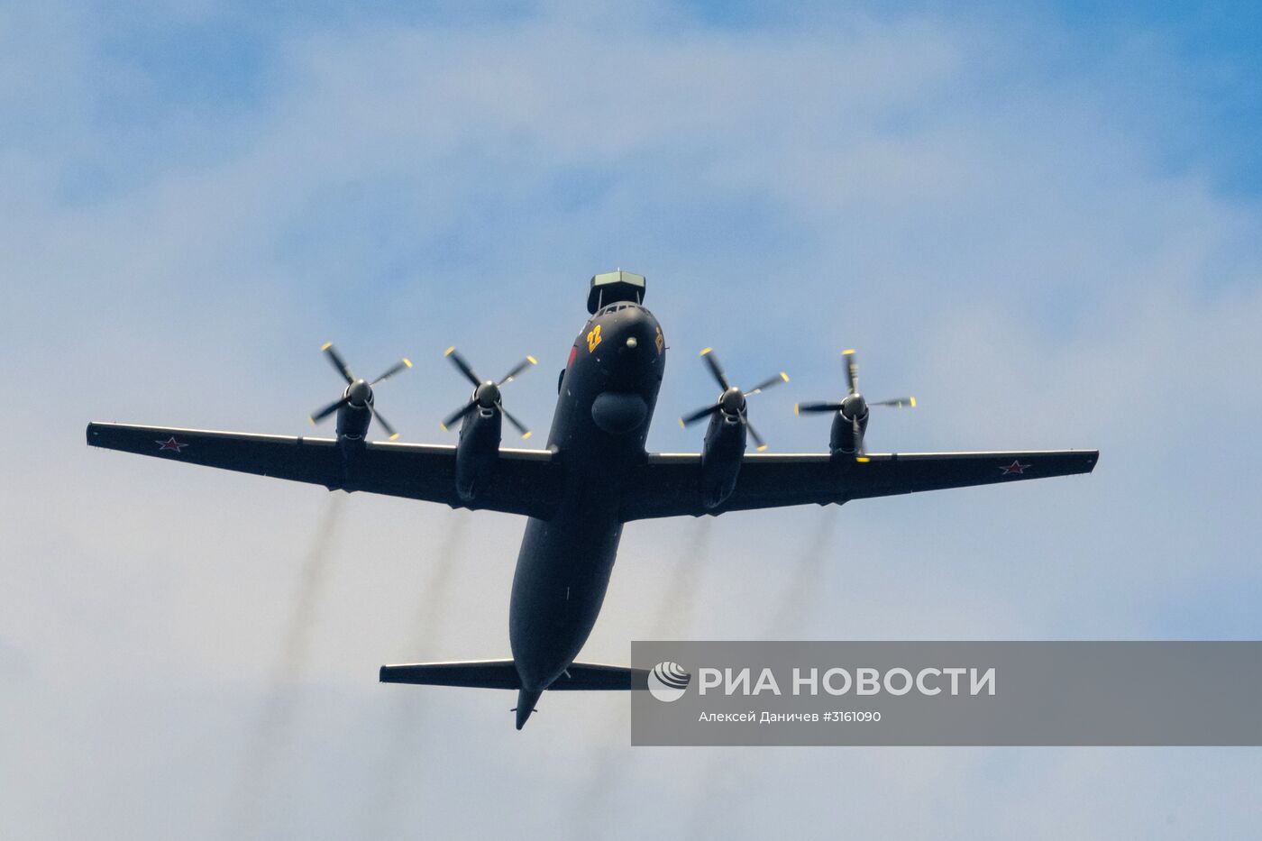 Генеральная репетиция военно-морского парада ко дню ВМФ в Кронштадте