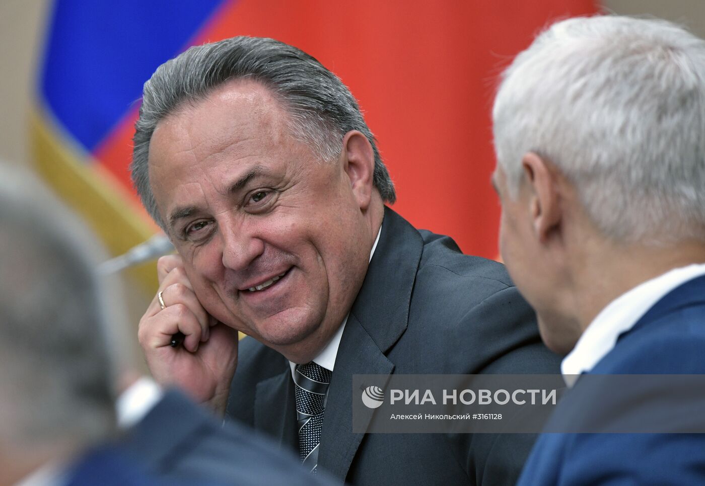 Президент РФ В. Путин провел совещание с членами Правительства РФ