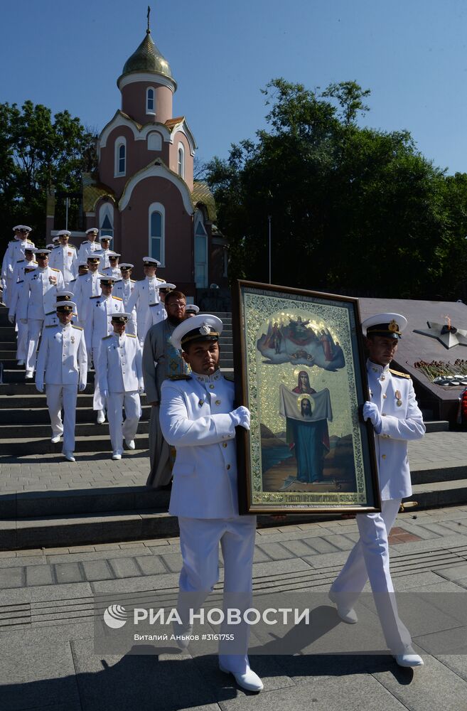 Генеральная репетиция военно-морского парада ко дню ВМФ во Владивостоке