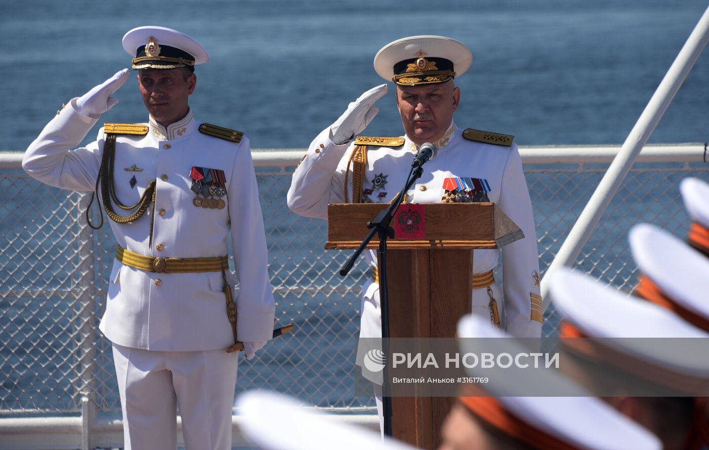 Генеральная репетиция военно-морского парада ко дню ВМФ во Владивостоке