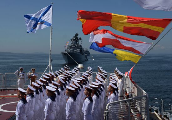 Генеральная репетиция военно-морского парада ко дню ВМФ во Владивостоке