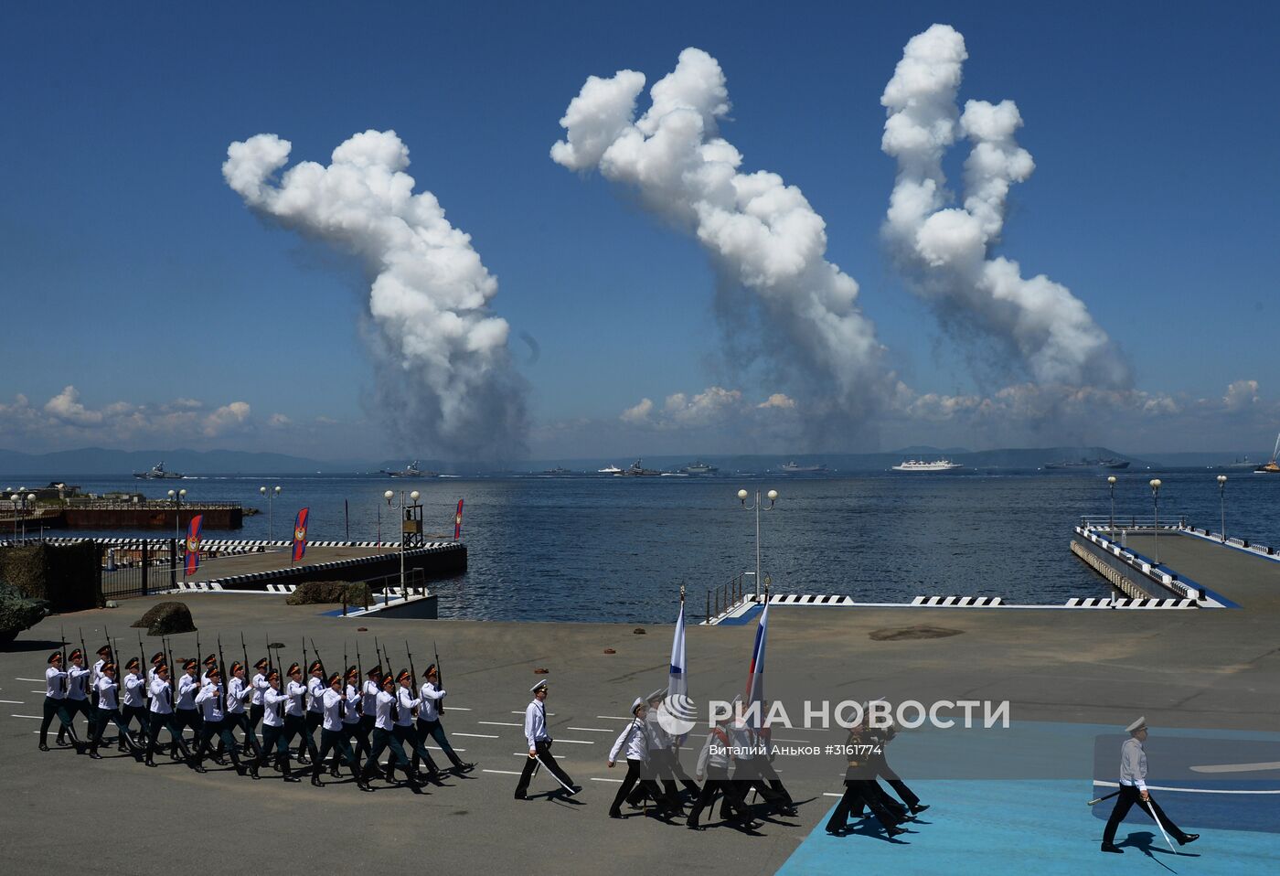 Генеральная репетиция военно-морского парада ко дню ВМФ во Владивостоке