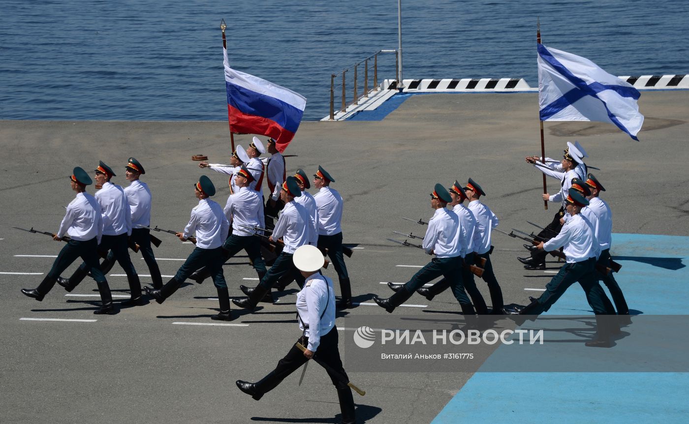 Генеральная репетиция военно-морского парада ко дню ВМФ во Владивостоке