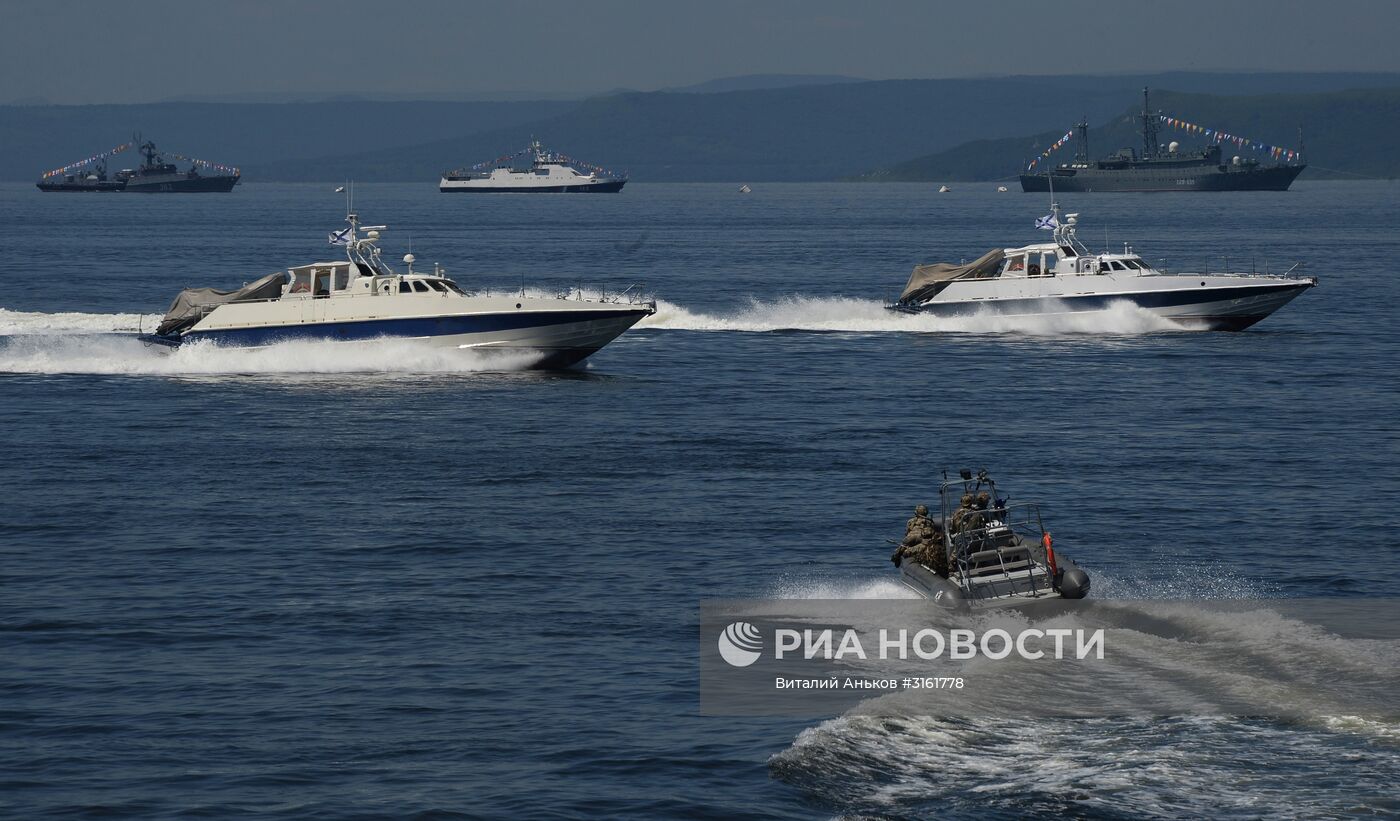 Генеральная репетиция военно-морского парада ко дню ВМФ во Владивостоке