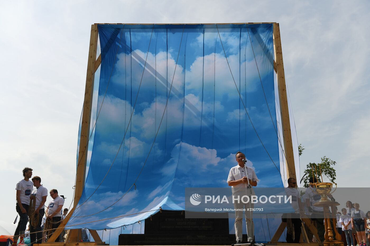 Открытие памятника А. Тарковскому в Суздале