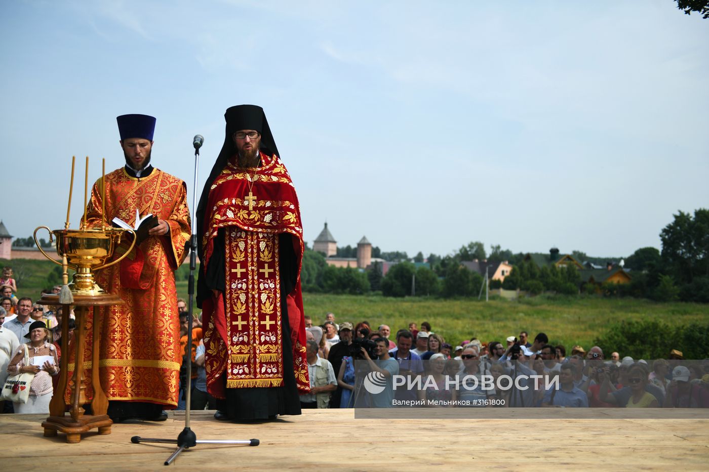 Открытие памятника А. Тарковскому в Суздале