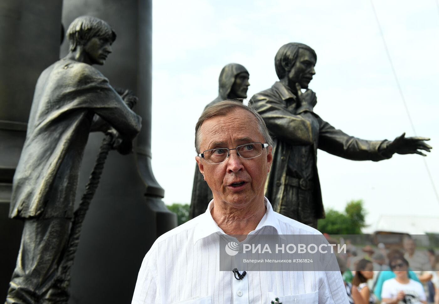 Открытие памятника А. Тарковскому в Суздале