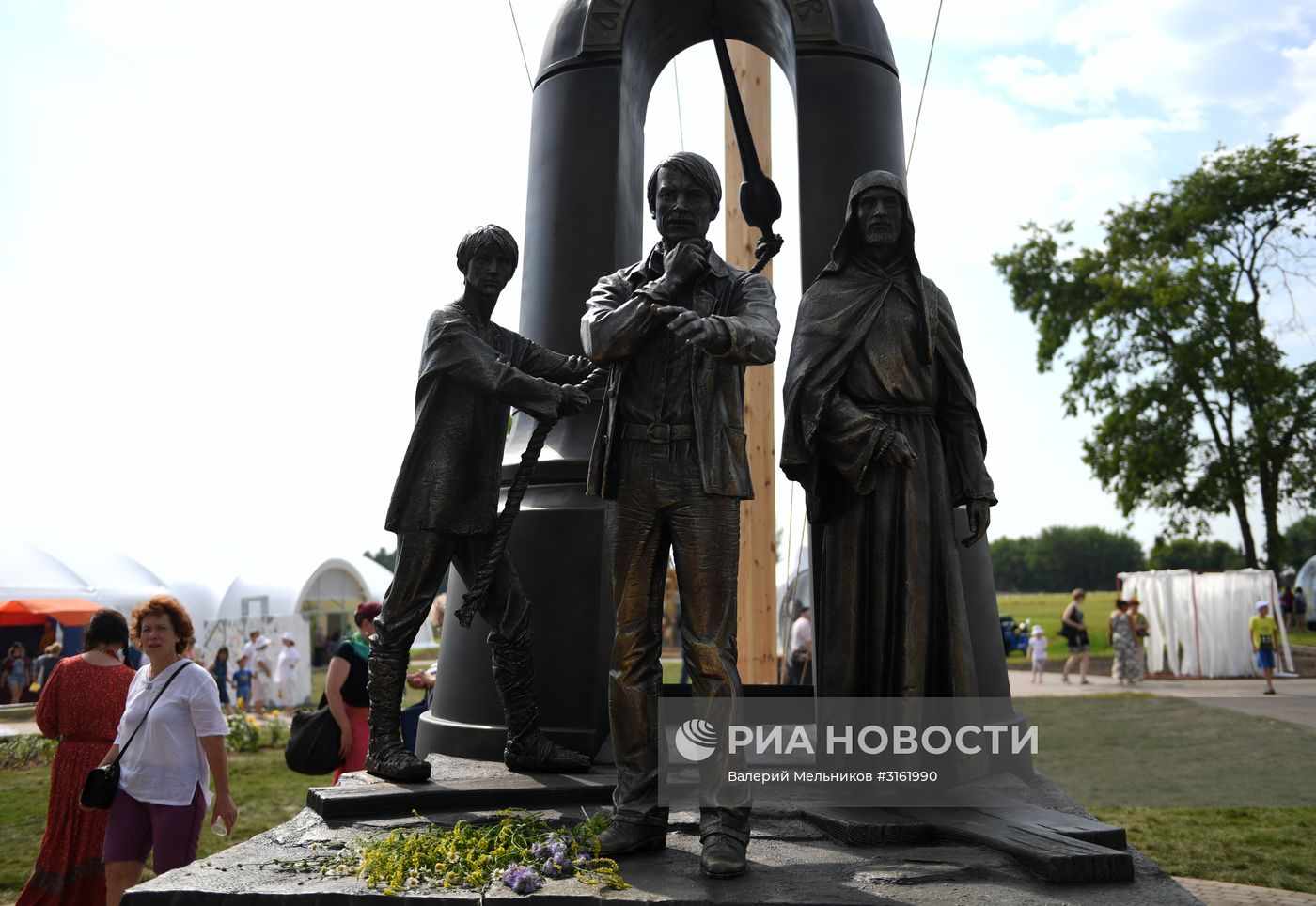 Открытие памятника А. Тарковскому в Суздале