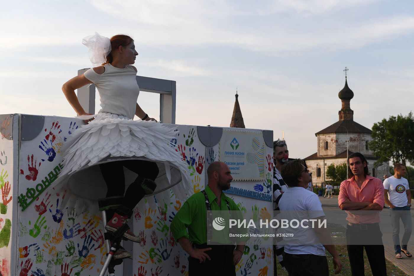 Арт-фестиваль "Чемодан" в Суздале