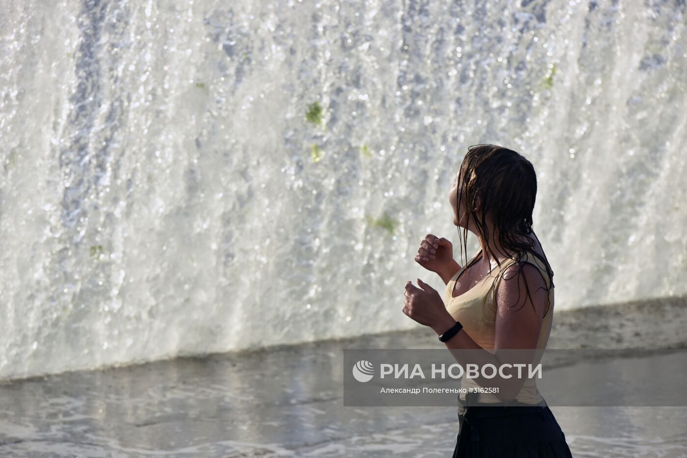Шторм в Севастопольской бухте в Крыму