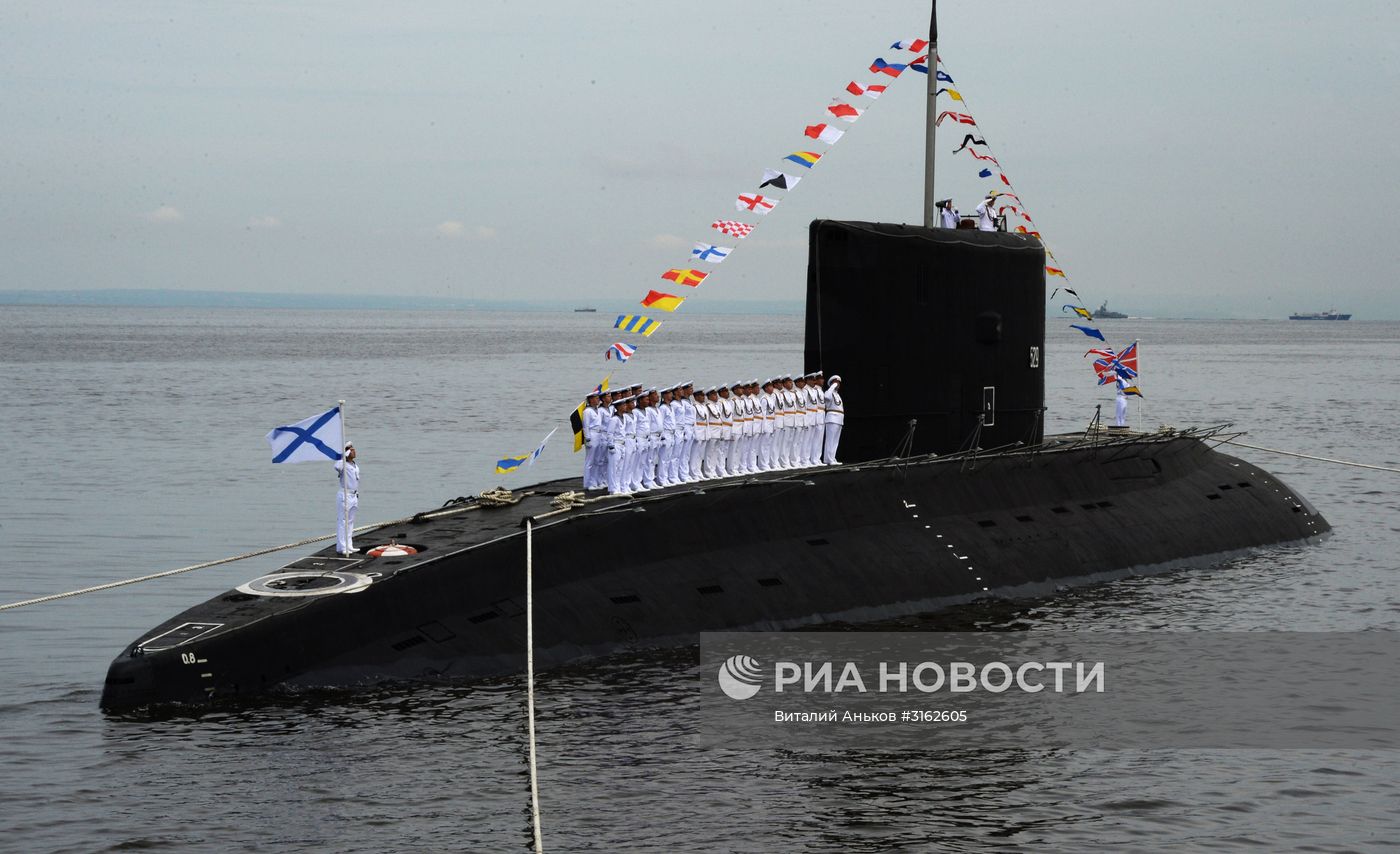 Празднование Дня ВМФ в городах России