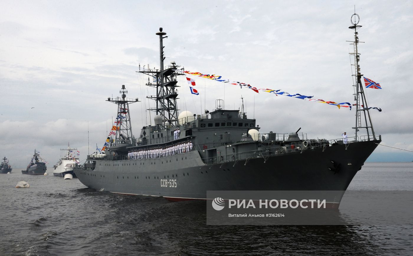 Празднование Дня ВМФ в городах России