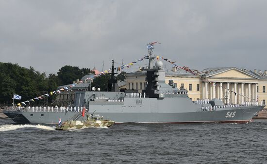 Празднование Дня ВМФ в Санкт-Петербурге