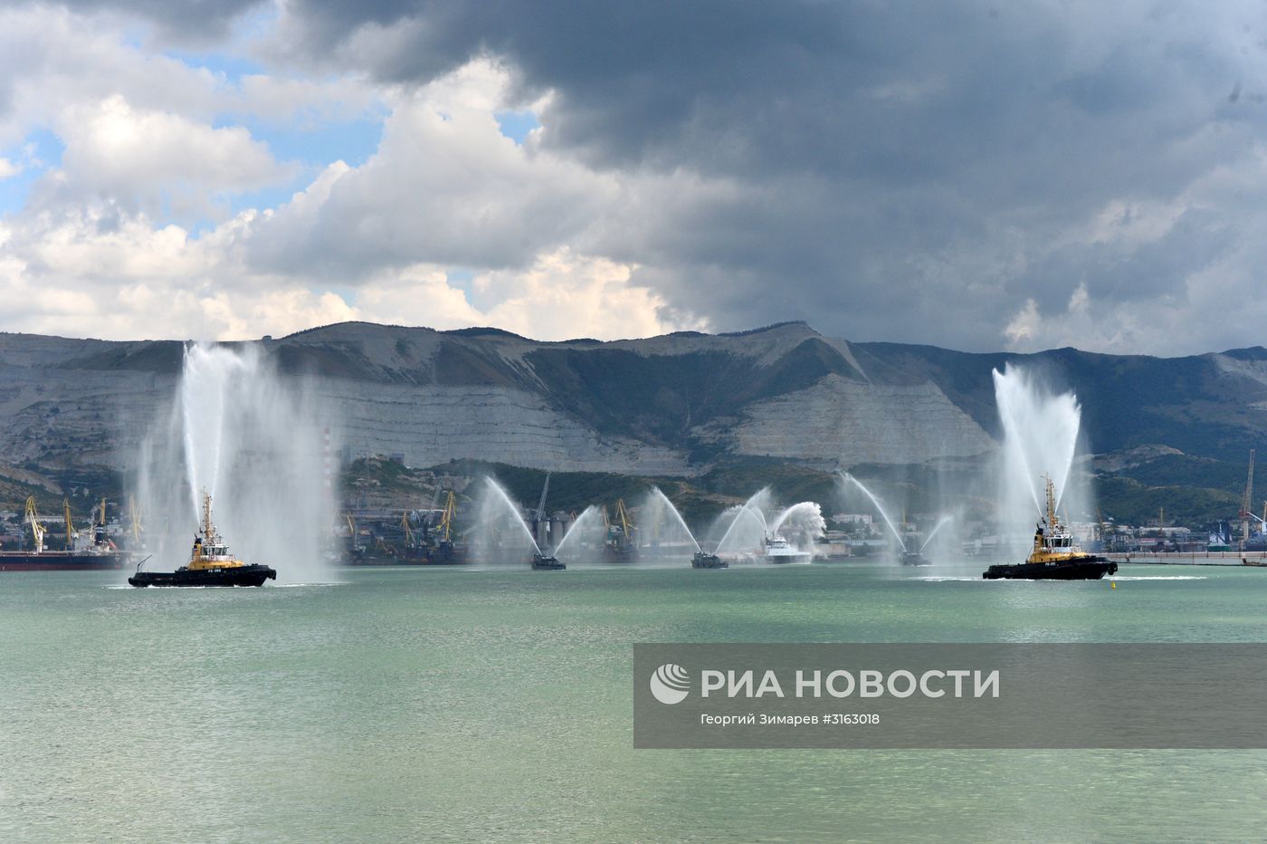 Празднование Дня ВМФ в городах России