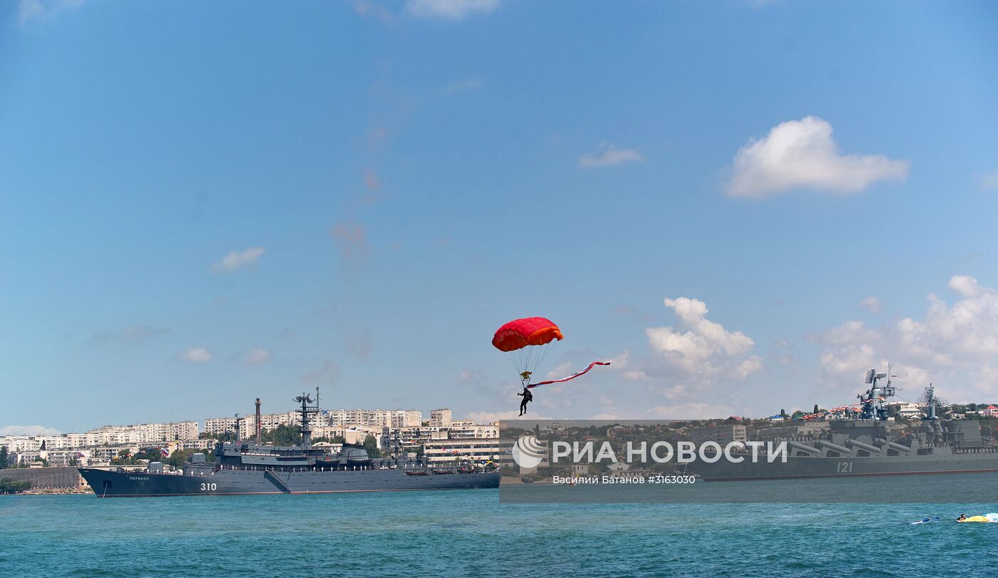 Празднование Дня ВМФ в городах России