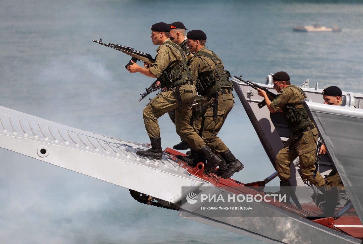 Празднование Дня ВМФ в городах России