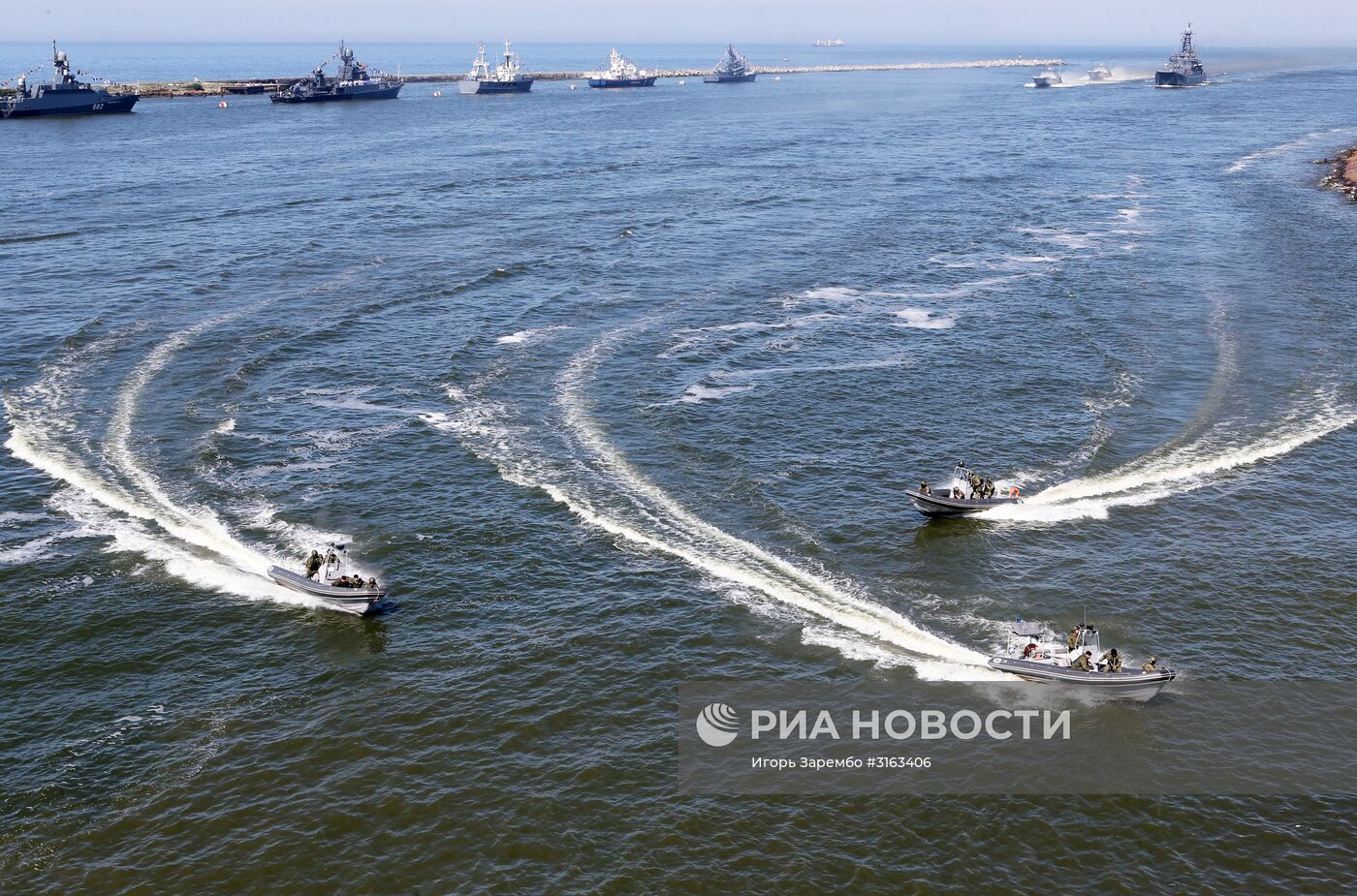 Празднование Дня ВМФ в городах России