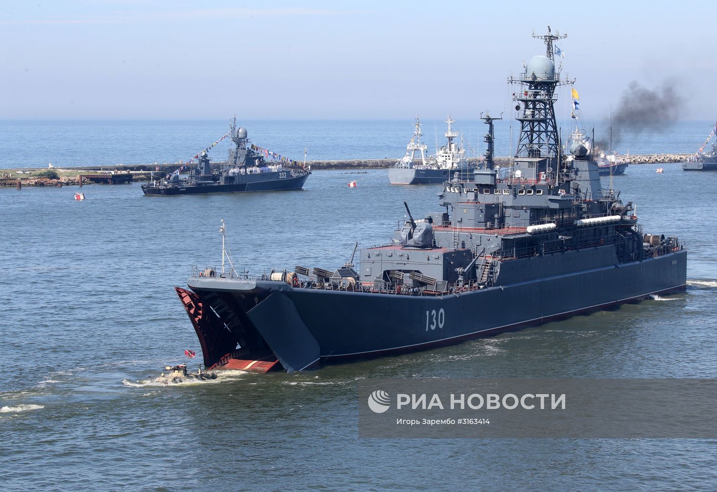 Празднование Дня ВМФ в городах России