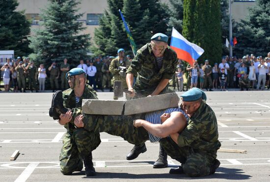 Празднование Дня ВДВ в городах России