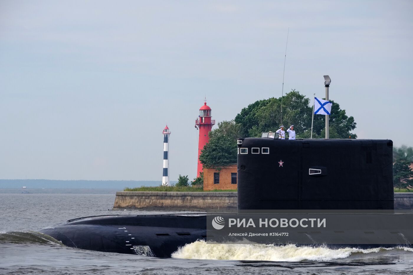 Генеральная репетиция военно-морского парада ко дню ВМФ в Кронштадте