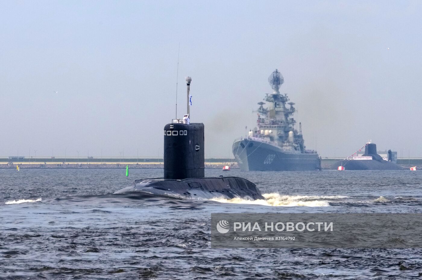 Генеральная репетиция военно-морского парада ко дню ВМФ в Кронштадте