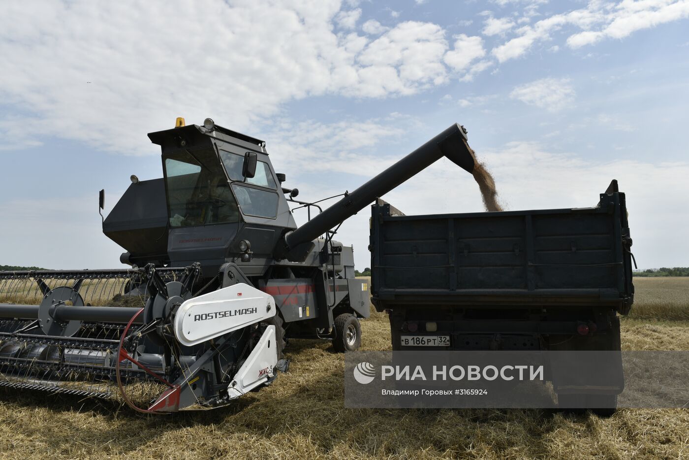 Уборка зерновых в хозяйствах Брянской области