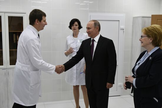 Рабочая поездка президента РФ В. Путина в Кировскую область