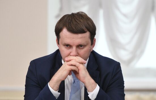 Рабочая поездка президента РФ В. Путина в Кировскую область