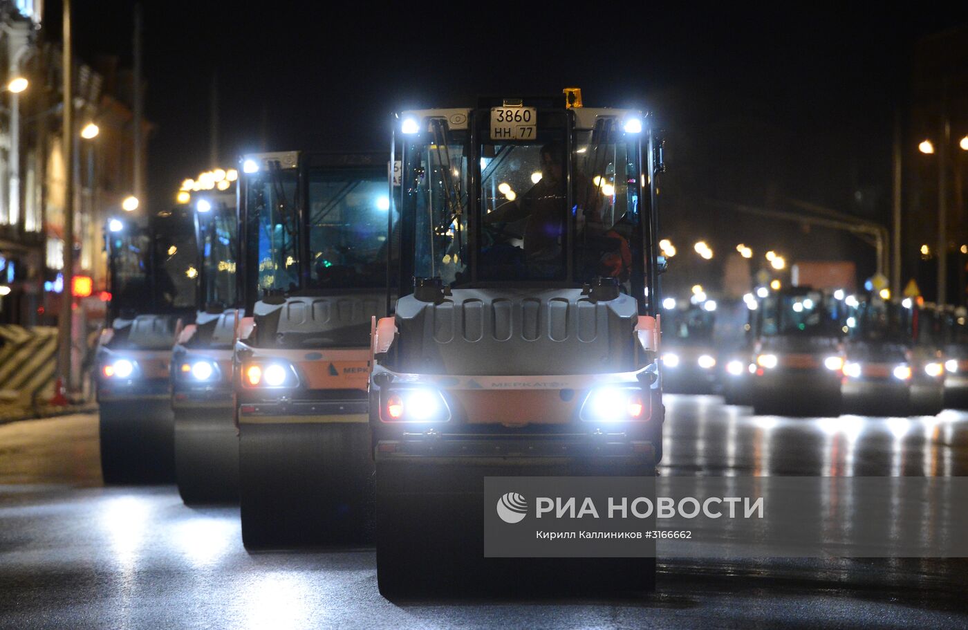 Укладка асфальта на Тверской улице