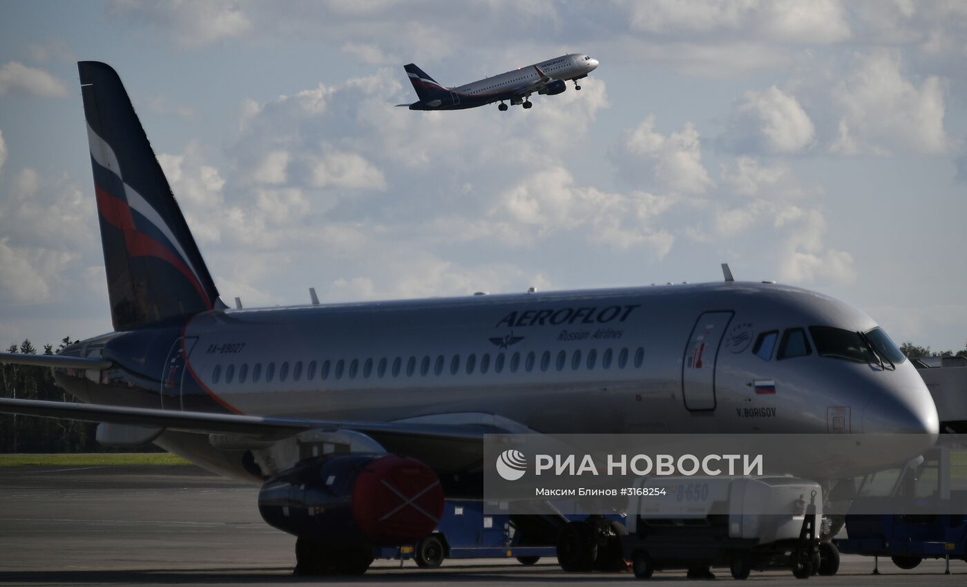 Самолеты в аэропорту "Шереметьево"