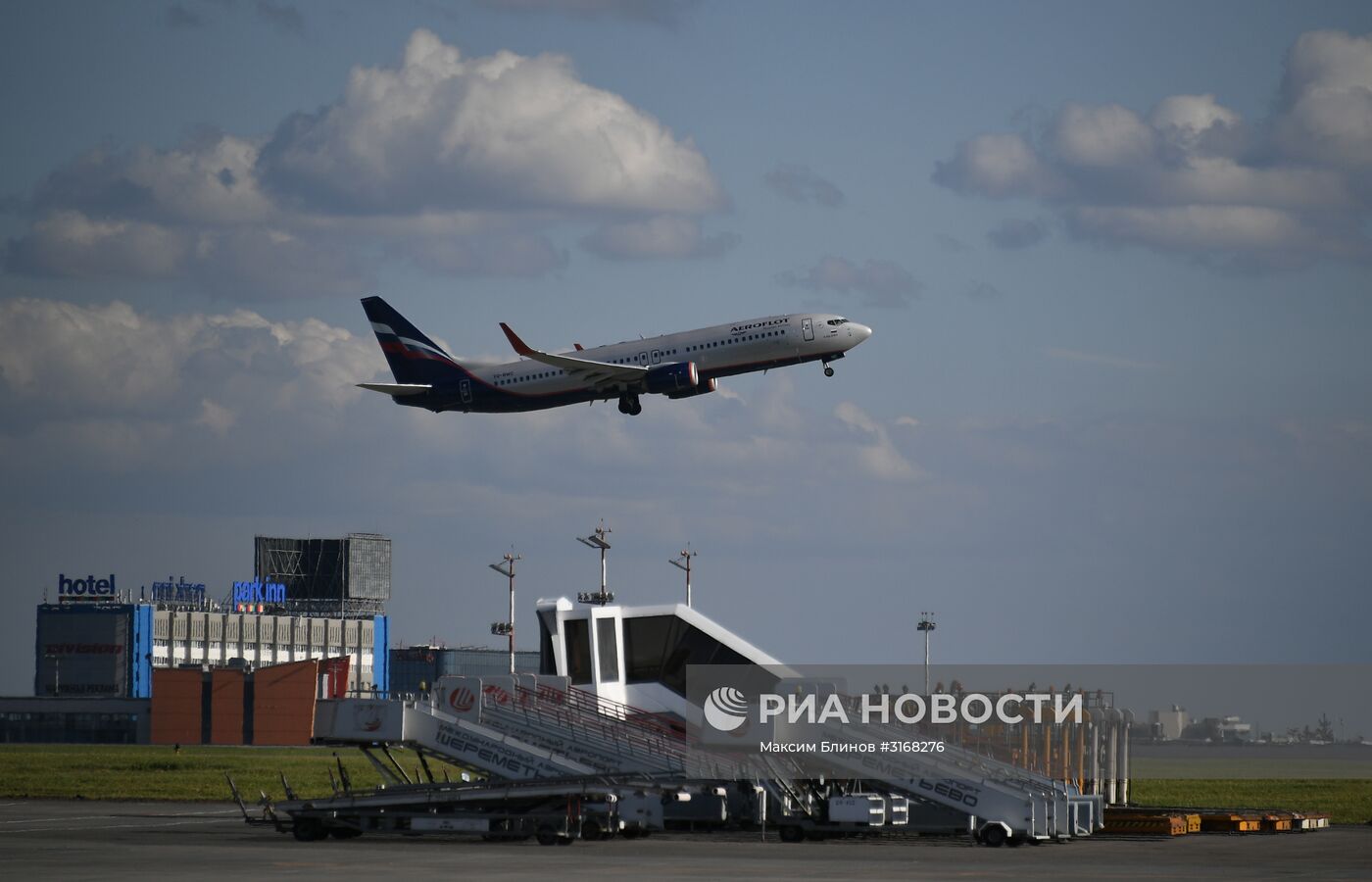 Самолеты в аэропорту "Шереметьево"