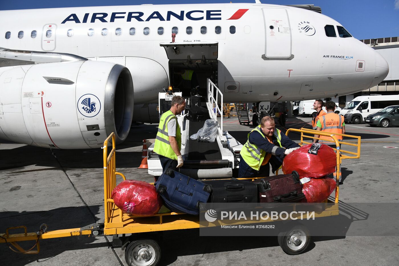 Самолеты в аэропорту "Шереметьево"