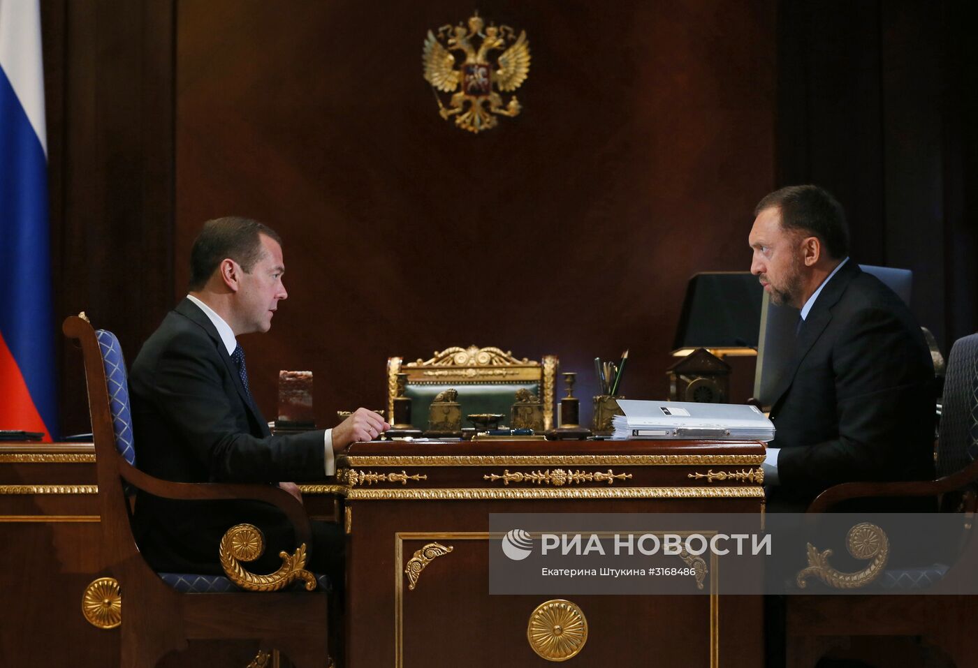 Премьер-министр РФ Д. Медведев встретился с главой "РУСАЛа" О. Дерипаской