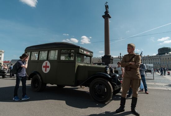 Выставка военной техники в Санкт-Петербурге