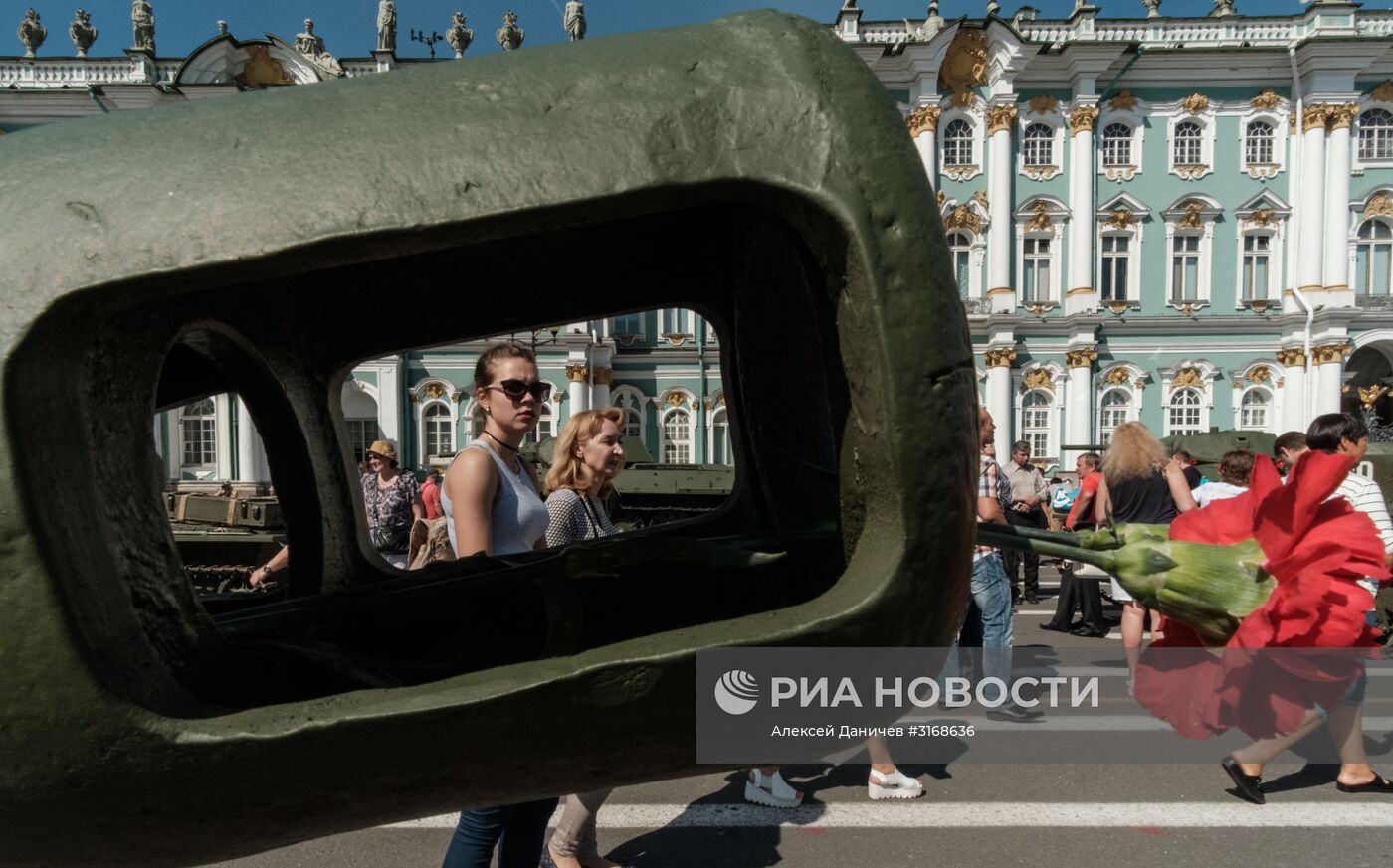 Выставка военной техники в Санкт-Петербурге