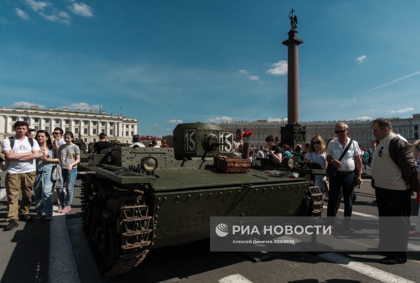 Выставка военной техники в Санкт-Петербурге