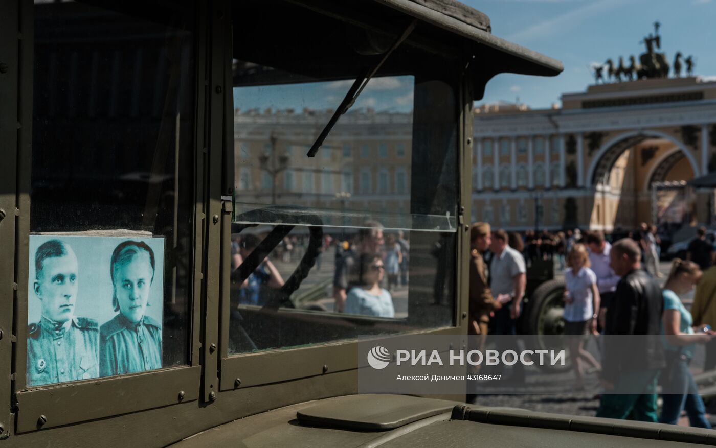 Выставка военной техники в Санкт-Петербурге