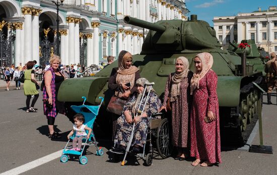 Выставка военной техники в Санкт-Петербурге