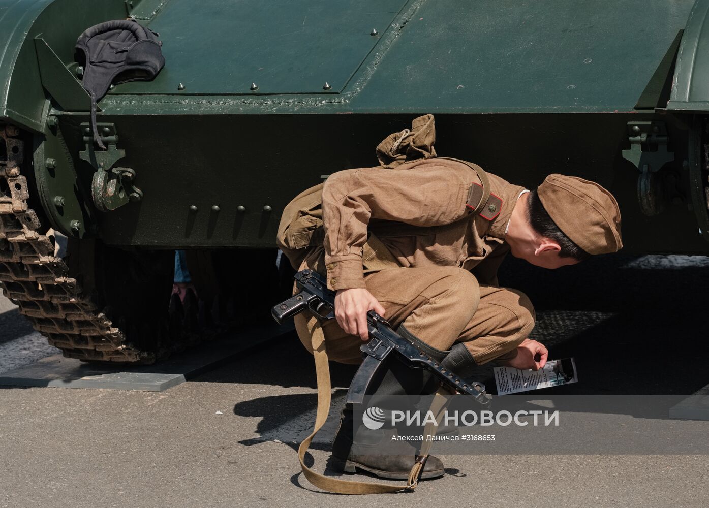 Выставка военной техники в Санкт-Петербурге