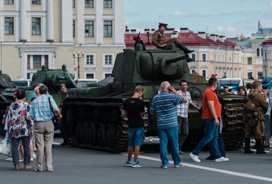 Выставка военной техники в Санкт-Петербурге