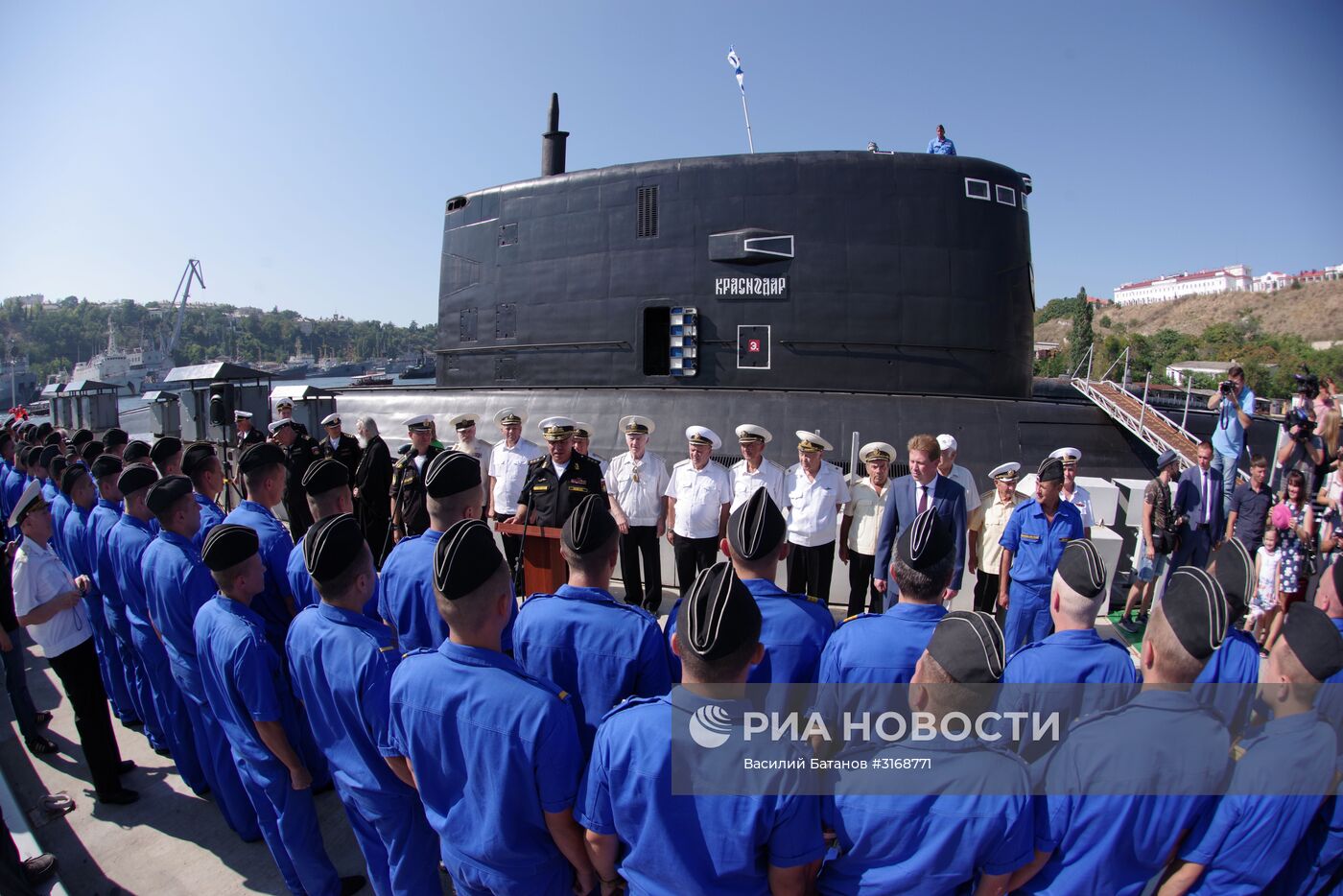 Встреча новой дизельной подводной лодки "Краснодар" в Севастополе