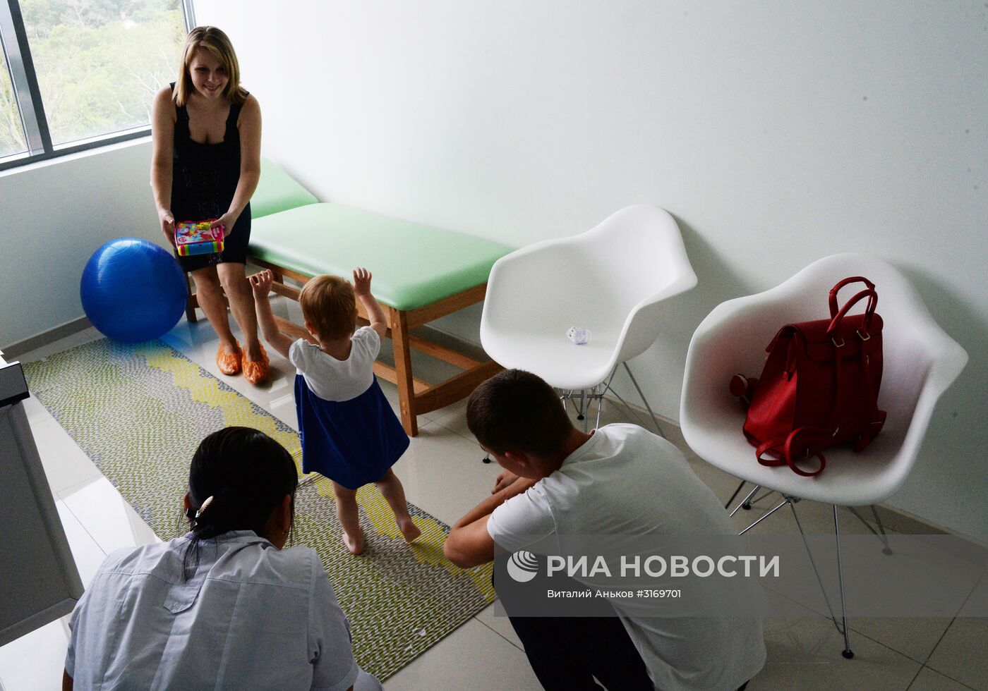 Работа центра детского здоровья "Аленка" во Владивостоке