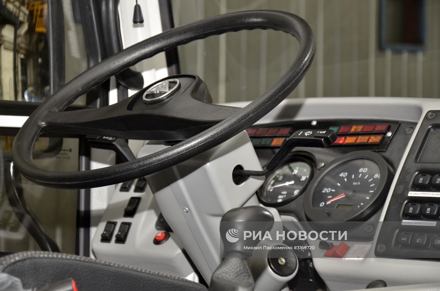 Сборка первых автобусов на государственном предприятии "Донецкгормаш"