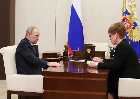 Президент РФ В. Путин встретился с губернатором Забайкальского края Н. Ждановой