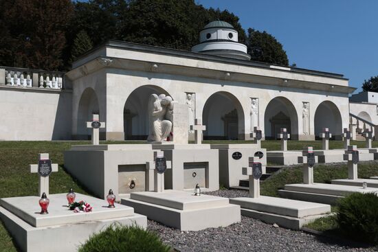 Часовня-ротонда, расположенная на территории польских военных захоронений на Лычаковском кладбище в городе Львове