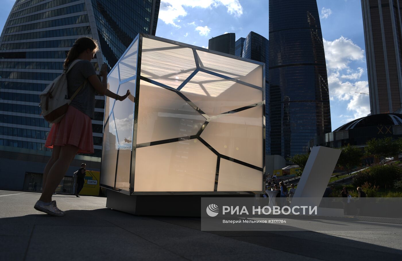 Открытие паблик-арт объекта "I Эпизод" в рамках VIII ежегодной выставки современного искусства Lexus Hybrid Art