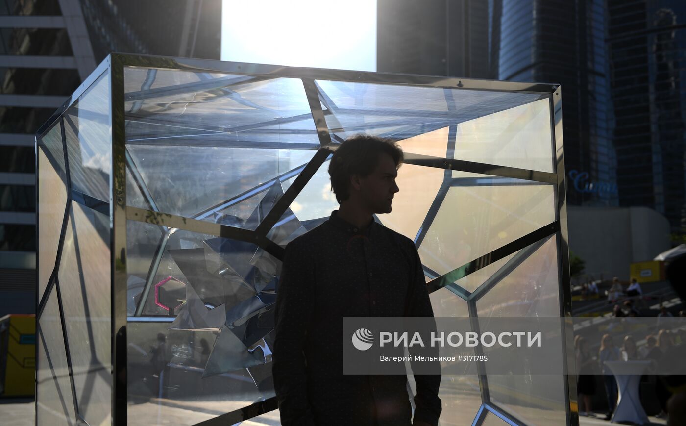 Открытие паблик-арт объекта "I Эпизод" в рамках VIII ежегодной выставки современного искусства Lexus Hybrid Art